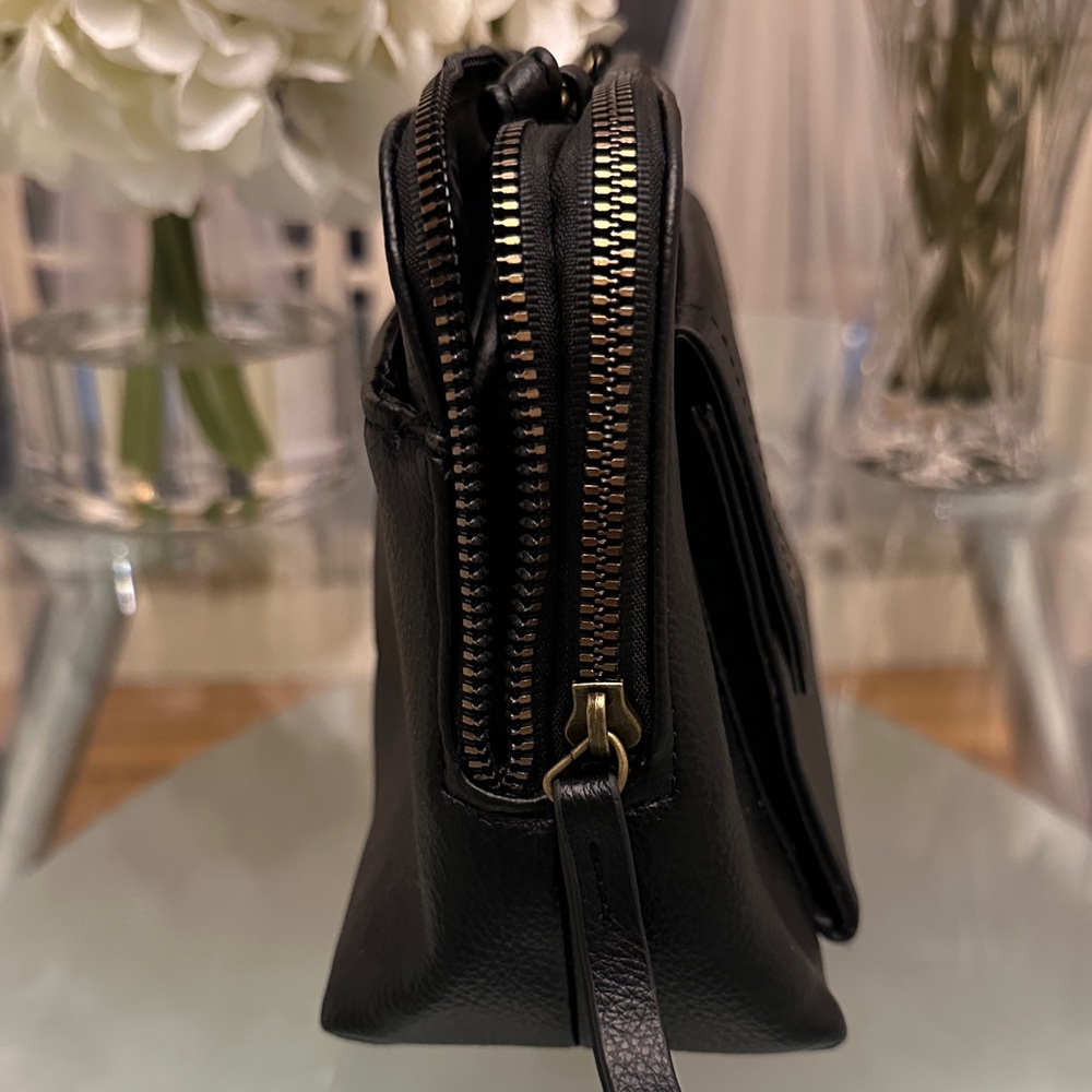 White Mountain Black Leather Wristlet Clutch - Picture 2 of 13
